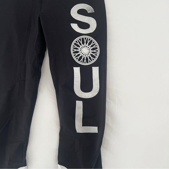 Lululemon X Soul Cycle Crop Leggings Size 4 - Picture 2 of 4